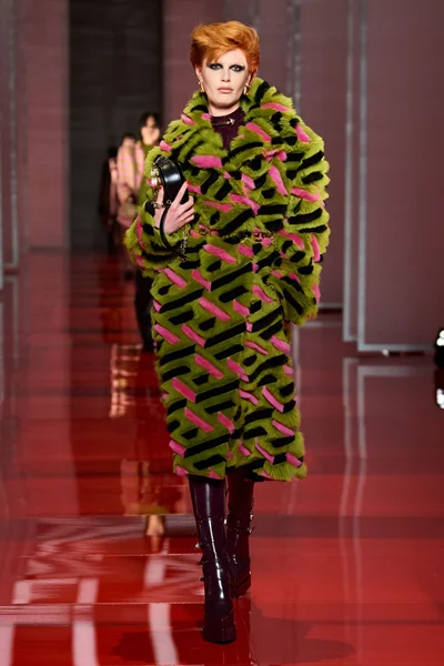 Look 43